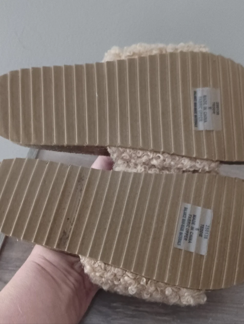 Xappeal Teddy Slides Sandals Slip On Wmns Sz 6 - Picture 5 of 5